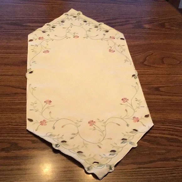Embroidered Table Runner - Picture 3 of 4